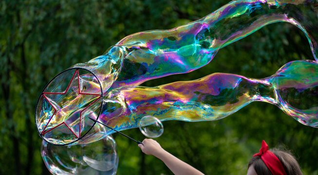 making a giant star bubble