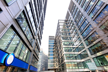 Nowoczesne centrum miasta. Warszawa. Budynki biurowe © hunter76