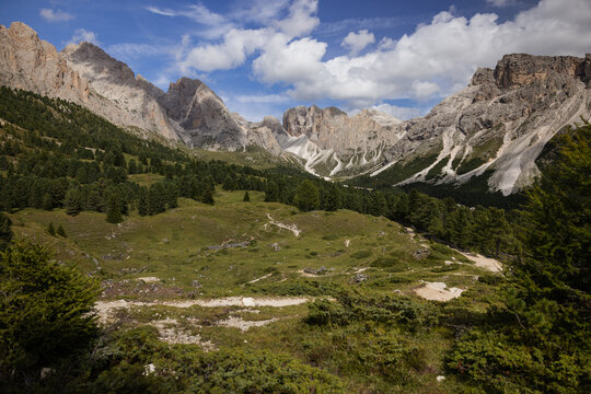 Iconic mountain views of the Italian Dolomiti