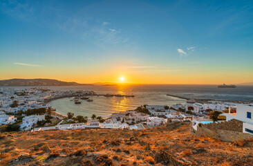 Obraz premium Dreamy sunset near the coast of Mykonos, Cyclades, Greece
