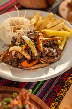 Lomo saltado
