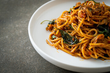 Stir Fried Spaghetti with Clam and Chilli Paste