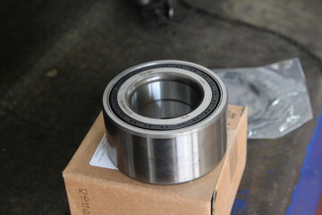 Car wheel hub bearing