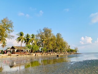 Lansai beach Laem klat
Lan Sai Beach is a beach that looks like a headland extending into the sea. There are fine white sand grains. which is considered the highlight of this sandy beach The atmospher