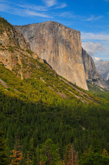 Late summer view of Yosemite Valley and the sheer rock face of El Capitan from Tunnel view, Yosemite National Park, California, USA.