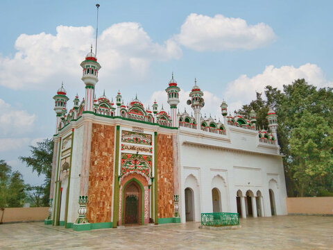 Shrine Hazrat Sakhi Sultan Pir Mehar Ali Shah (Chak 34 R.B , Faisalabad)