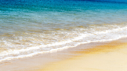 sandy beach and blue birch sea © I