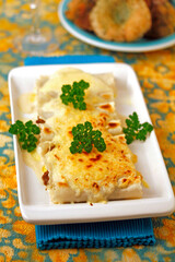 Stuffed cannelloni with mushrooms.