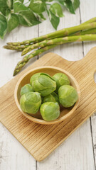 芽キャベツとアスパラガス