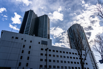 Looking up at the tower mansions of Musashi-Kosugi from below_03