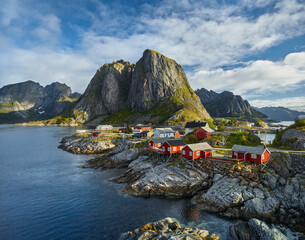Fototapeta na wymiar Fischerhütten, Reine, Hamnoya, Moskenesoya, Lofoten, Nordland, Norwegen