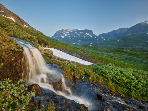 kleiner Wasserfall, Verjesteinsnuten, Haukelifjell, Vestland, Norwegen