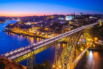 Dom Luiz bridge over river douro at porto in portugal at night - 754694573