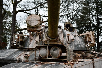 Weathered Russian built tank, Worn out Iraqi Army cammo pattern.