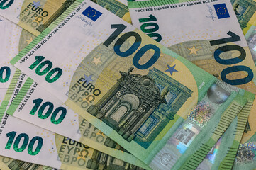 Fototapeta na wymiar neue 100 Euro-Geldscheine