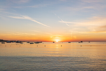 Obraz premium Sunrise over the sea. Panoramic seascape.