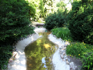 Park mit Wasserspeiendem Frosch