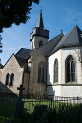 Fototapeta na wymiar Kirche St. Laurentius in Oberwinter (Rhein)