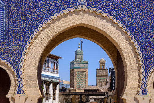 Bab Bou Jeloud Gate and minaret of Bou Inania madrasa, 1913, Medina Fez el-Bali, Fez, morocco, africa