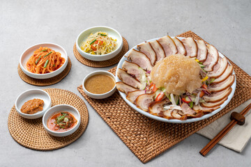 Korean food, jokbal, oriental medicine, pork, boiled pork, cold vegetables, maeyang, tray, noodles, mini, green onion pancake, mung bean pancake, red pepper pancake, side dish, salted shrimp