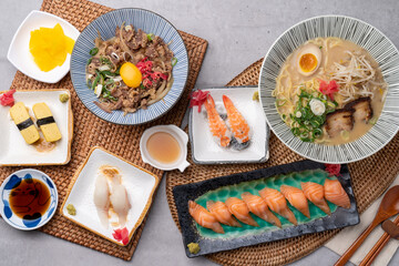 Fototapeta na wymiar Japanese food, salmon, donburi, gyudon, ramen, sushi, shrimp, flatfish, eggs, dongots, side dishes