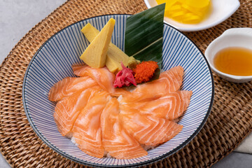 Japanese food, salmon, donburi, gyudon, ramen, sushi, shrimp, flatfish, eggs, dongots, side dishes
