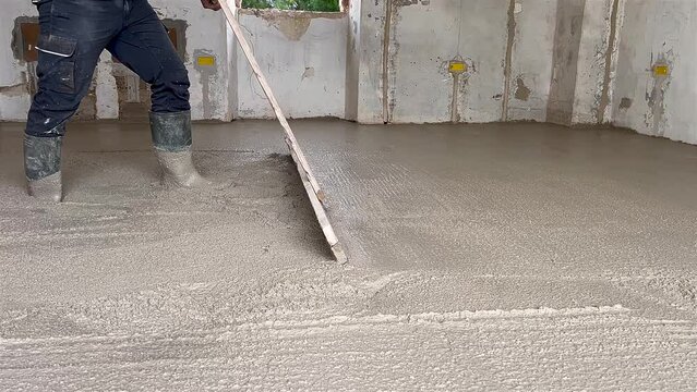 Arrangement of hand casting of sand and cement for a screed 7