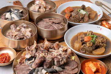 Korean food, Korean beef, gomtang, beef camouflage, crucible soup, boiled pork, beef tail, steamed, soup, side dishes, salted squid, kkakdugi,