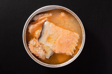 鮭の中骨　水煮（缶詰）