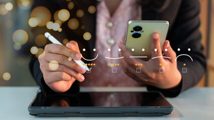 Customer Satisfaction Survey concept, 5-star satisfaction, Users Rate Service Experiences On Online...