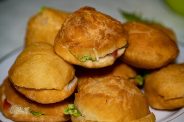 petit pain bagna salés lors d'un brunch