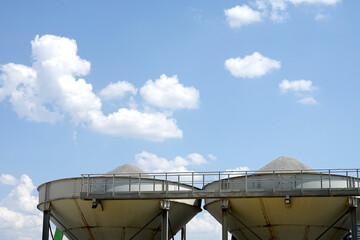 Trémie de stockage de graviers