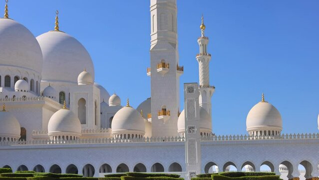 Abu Dhabi Grand Mosque, Iconic Landmark and Architectural Marvel of UAE.