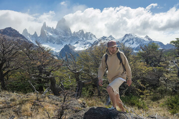 Naklejka premium Hiker in the mountains Fitz Roy