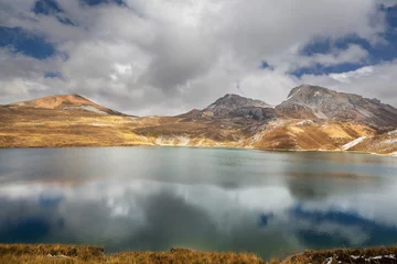 Tuinposter Lake in Cordillera © Galyna Andrushko