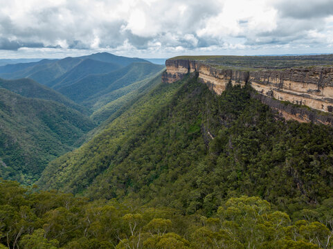 Aerial photograph from the Kanangra Boyd Lookout of Kanangra Walls and Kanangra Deep in the Blue Mountains in New South Wales in Australia