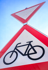beware of bikes - warning sign in germany - 755113955
