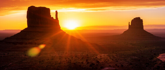 Sunrise view in the Monument valley. USA. - 755138304