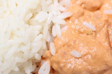 split frame with rice and stroganoff. white rice and stroganoff. meal details.