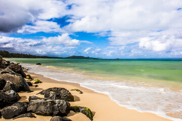 Beautiful Hawaiian white sand beaches on a a sunny day