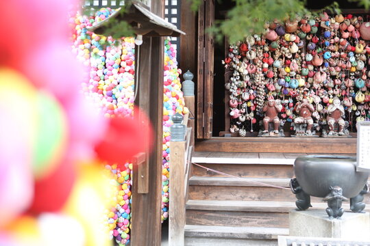 Kongo-ji Temple is a temple of the Tendai sect located in Higashiyama Ward, Kyoto City. It is popularly known as Yasaka Koshindo and is famous for its colorful beanbags. High quality photo
