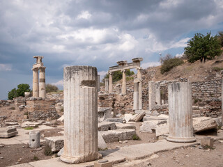 Kolumny w Efez - obrazy, fototapety, plakaty