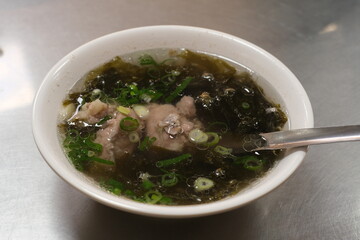 わかめスープ