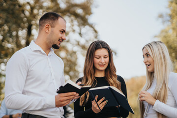 Successful Academic Collaboration in a Sunny Park. University Students Excel in Solving Tasks and Discussing Subjects