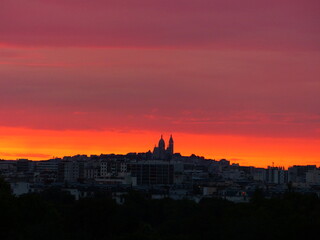 Ciel rose sur Montmartre à Paris