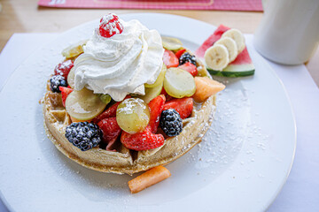 waffle con fruta