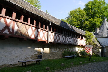 Überdachter Wehrgang in der Vorburg der Rochsburg in Lunzenau