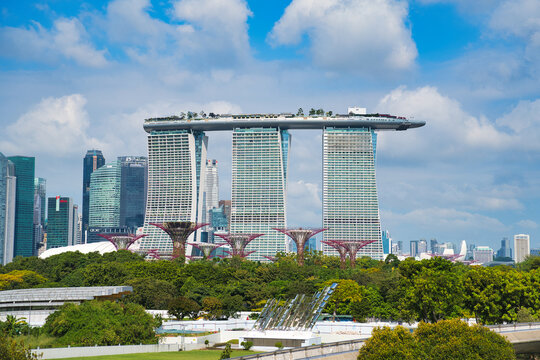 マリーナバラージから眺めるマリーナベイ サンズ　シンガポール　Marina Bay Sands Singapore