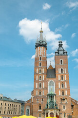 Fototapeta na wymiar St. Mary's Basilica church at Rynek Glowny Main Market Square in Krakow, Poland