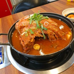 묵은지김치로 만든 감자탕, Gamjatang made of aged kimchi